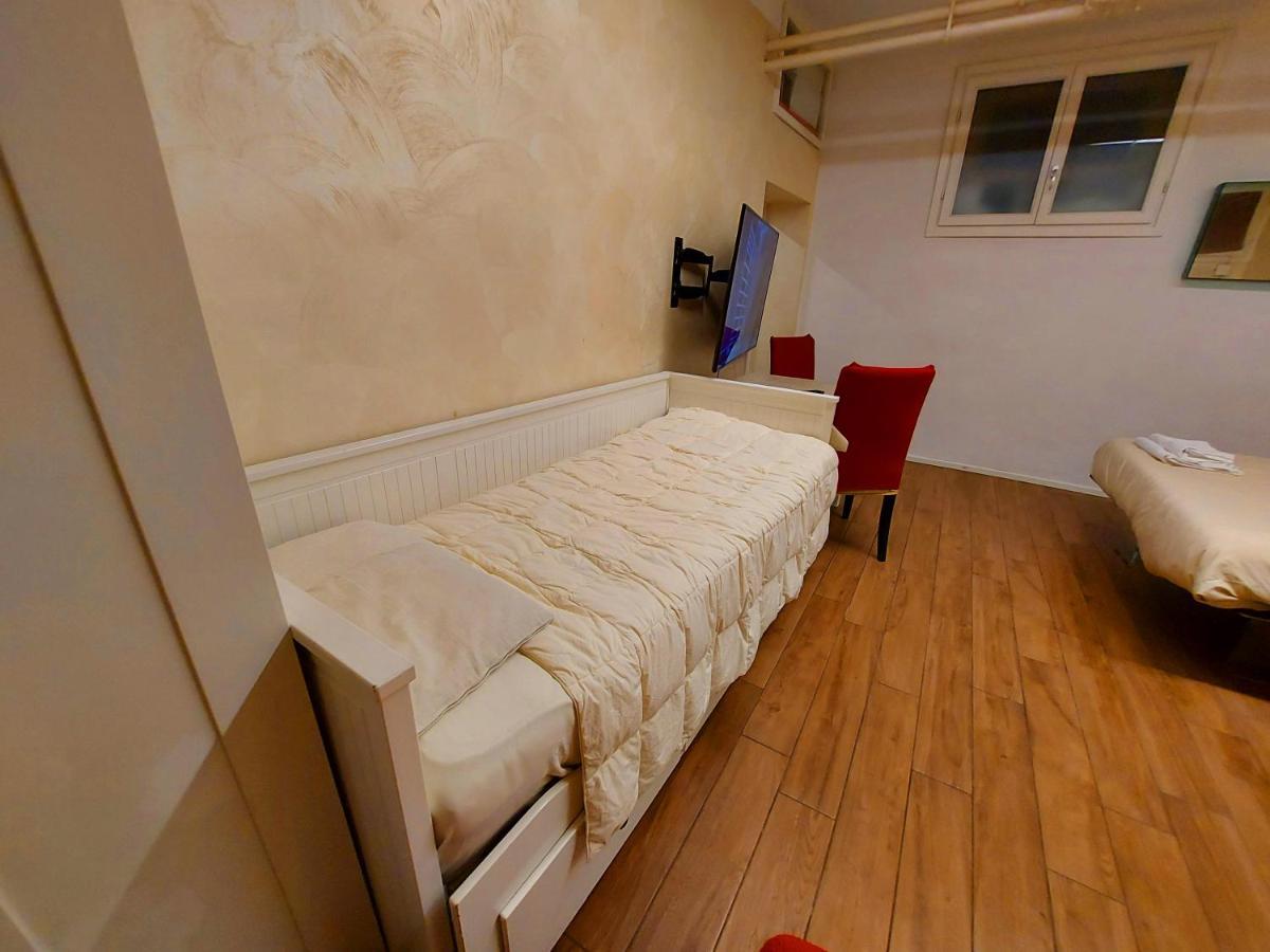 Free Breakfast - Big Apartment In The Heart Of Roma Exterior foto